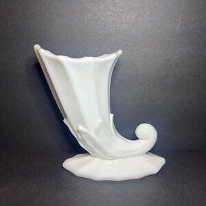 Vintage Westmoreland Decorative White Milk Glass Cornucopia Footed Vase 6"